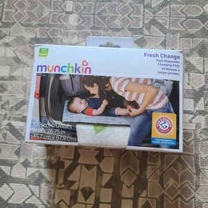 Munchkin Arm and Hammer Disposable Changing Pad 10 Count New In Box